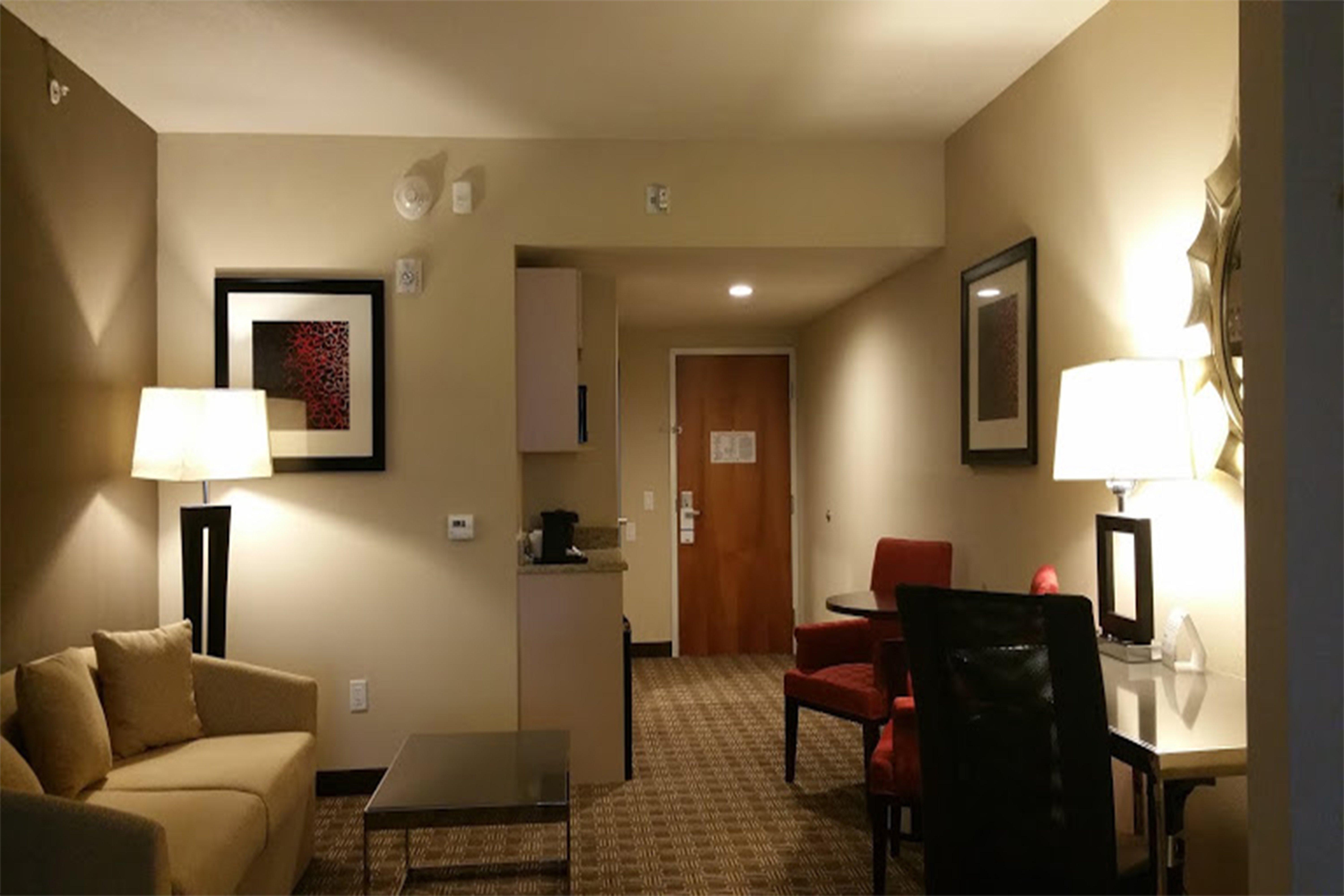 Holiday Inn Express & Suites Lantana By Ihg Extérieur photo