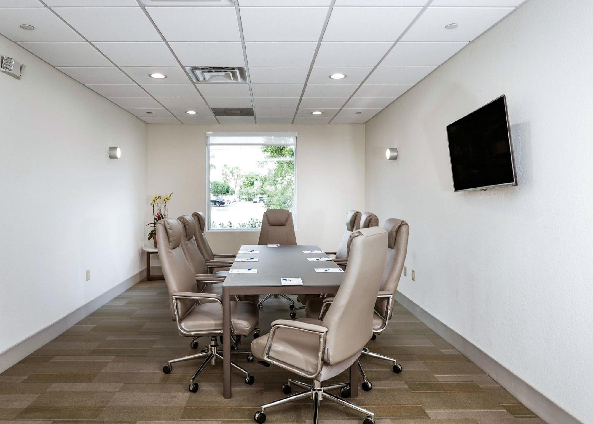 Holiday Inn Express & Suites Lantana By Ihg Extérieur photo